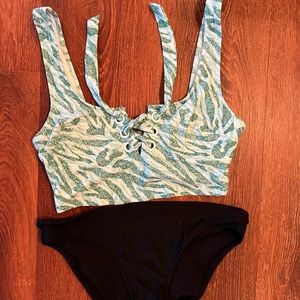 Aerie size XS bathing suit top and size XS bikini bottoms VGUC no visible flaws